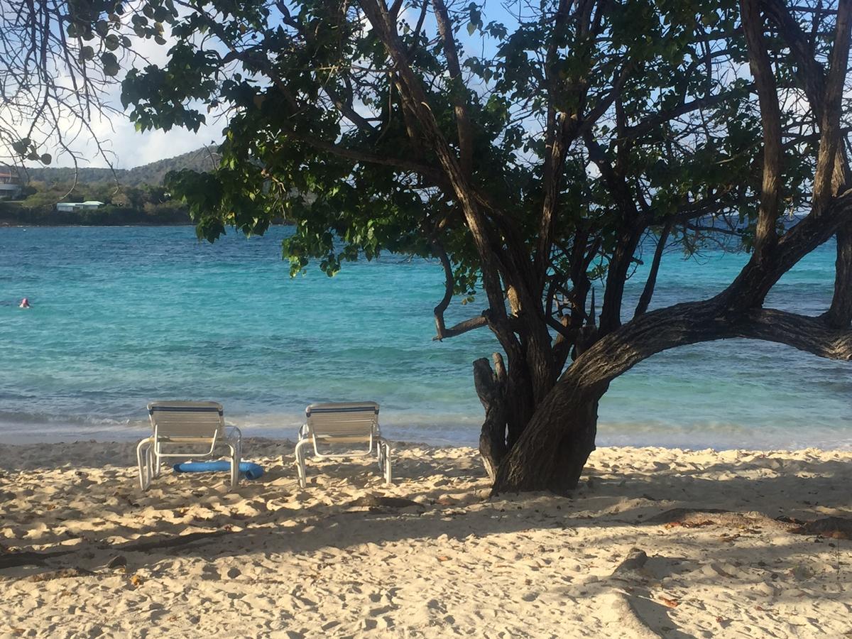 Sapphire Beach Resort East End  Buitenkant foto