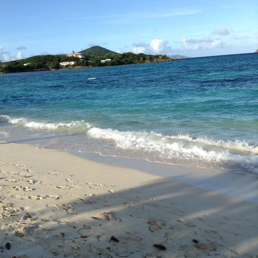 Sapphire Beach Resort East End  Buitenkant foto