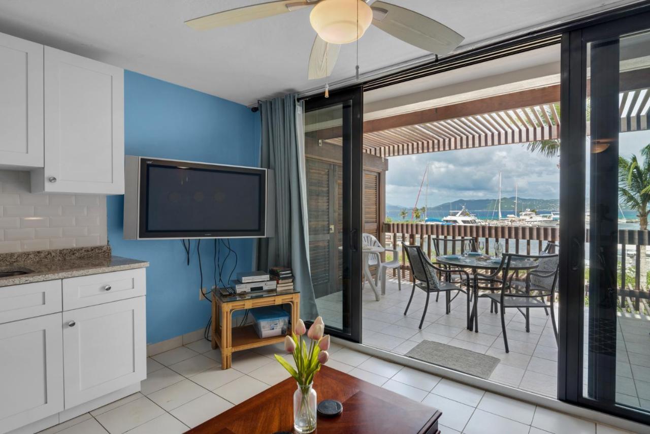 Sapphire Beach Resort East End  Buitenkant foto