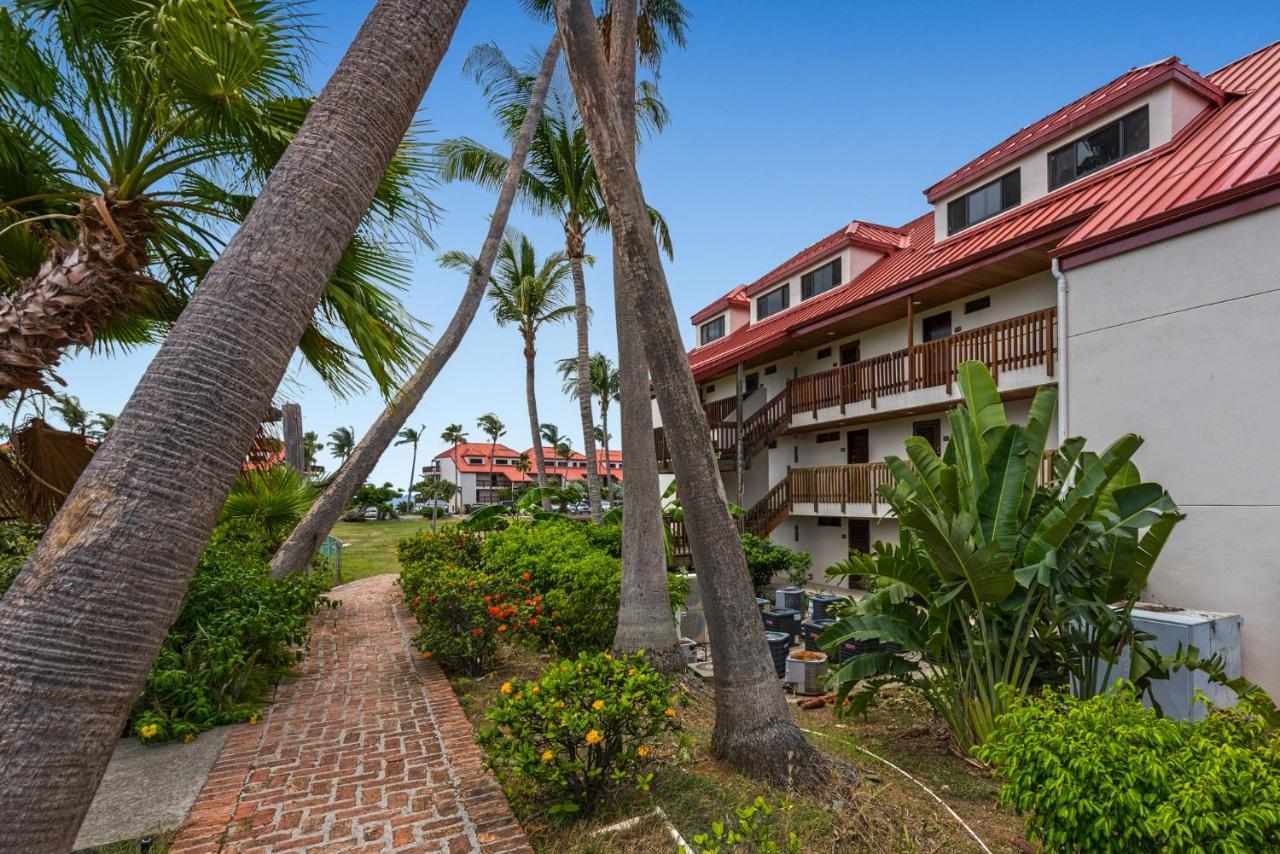 Sapphire Beach Resort East End  Buitenkant foto